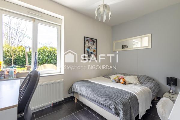 Maison Ecole-Valentin, rénovée, 275m², 9 ares, piscine