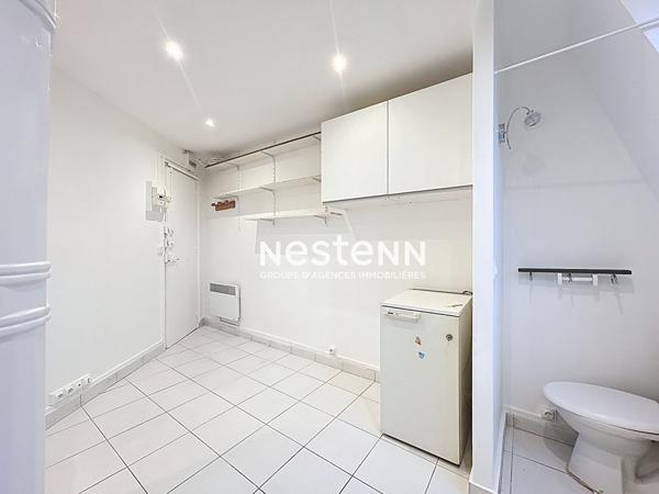 A vendre - Paris 17 : chambre de service de 9,10m², DPE C, ascenseur - idéal investisseur !