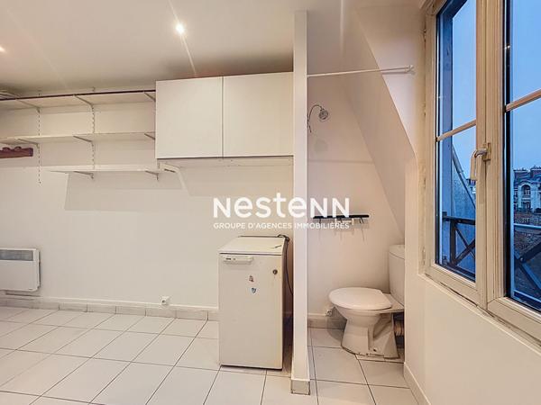 A vendre - Paris 17 : chambre de service de 9,10m², DPE C, ascenseur - idéal investisseur !