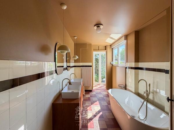 BUISSON- Coup de cœur, 170m² - 5 Ch - Jardin SUD Garage