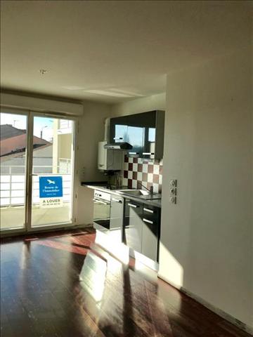 Appartement à louer 627 € CC LA ROCHELLE 2 p 39 m² DPE D