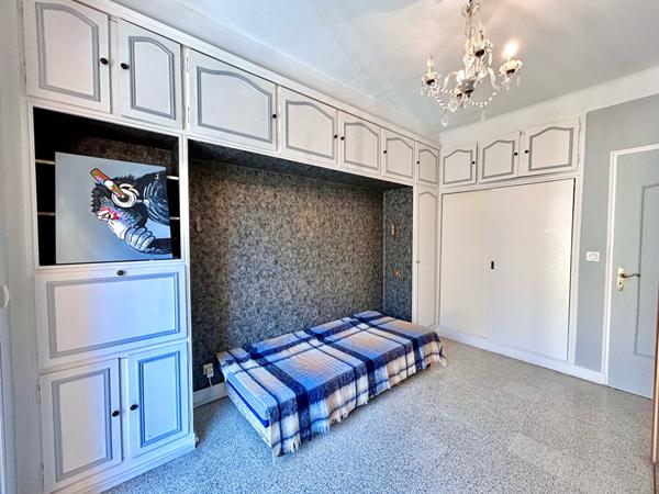 EXCLUSIVITÉ- NICE RIQUIER - Appartement traversant de 3 Pièces 74m² en étage élevé + Terrasse et Balcon