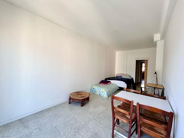 EXCLUSIVITÉ- NICE RIQUIER - Appartement traversant de 3 Pièces 74m² en étage élevé + Terrasse et Balcon