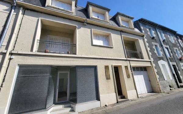 Immeuble à vendre    11 pièces •  Bessines-sur-Gartempe