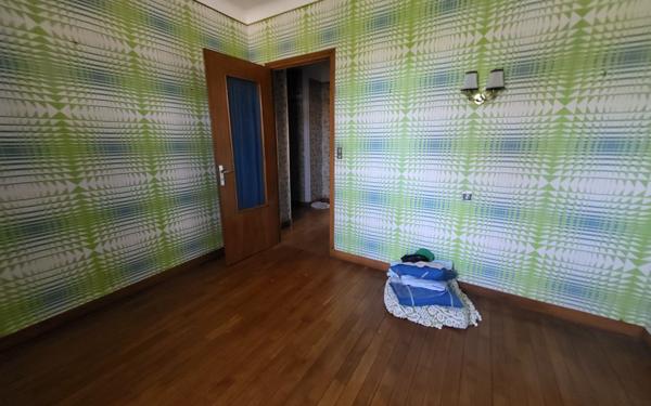 Immeuble à vendre    11 pièces •  Bessines-sur-Gartempe