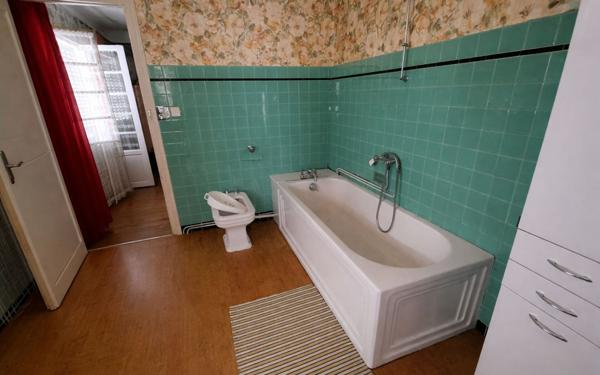 Immeuble à vendre    11 pièces •  Bessines-sur-Gartempe