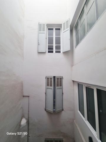 Exclusivité Draguignan bel immeuble en trés bon état de 238m+dépendances 2 appartements F3+2 F1 dépendances ga