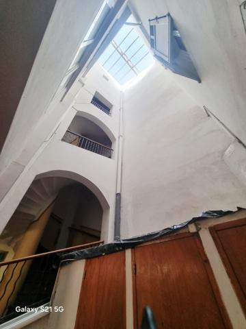 Exclusivité Draguignan bel immeuble en trés bon état de 238m+dépendances 2 appartements F3+2 F1 dépendances ga