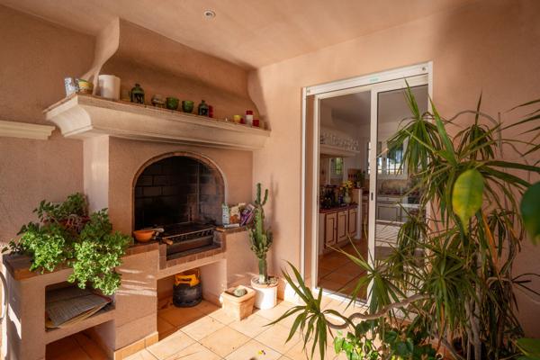 À vendre villa avec piscine et vue mer à Sainte Maxime Golfe de Saint Tropez