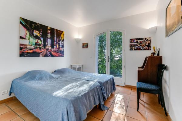 À vendre villa avec piscine et vue mer à Sainte Maxime Golfe de Saint Tropez