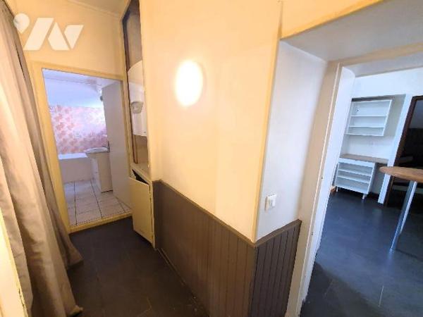 Immeuble à Vendre à Nemours (77140) en Seine-et-Marne (77)

Cet immeuble comprend un local co...