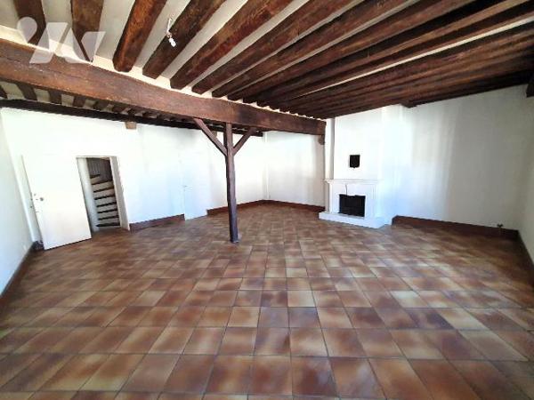 Immeuble à Vendre à Nemours (77140) en Seine-et-Marne (77)

Cet immeuble comprend un local co...