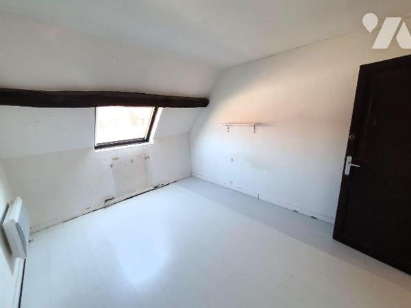 Immeuble à Vendre à Nemours (77140) en Seine-et-Marne (77)

Cet immeuble comprend un local co...