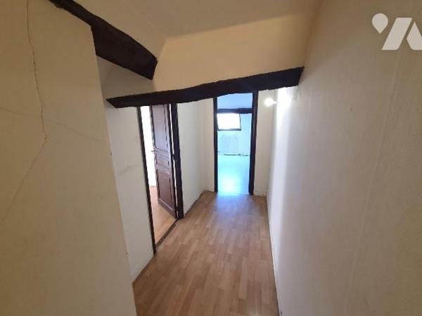 Immeuble à Vendre à Nemours (77140) en Seine-et-Marne (77)

Cet immeuble comprend un local co...