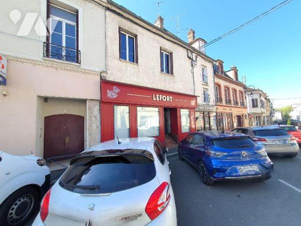 Immeuble à Vendre à Nemours (77140) en Seine-et-Marne (77)

Cet immeuble comprend un local co...