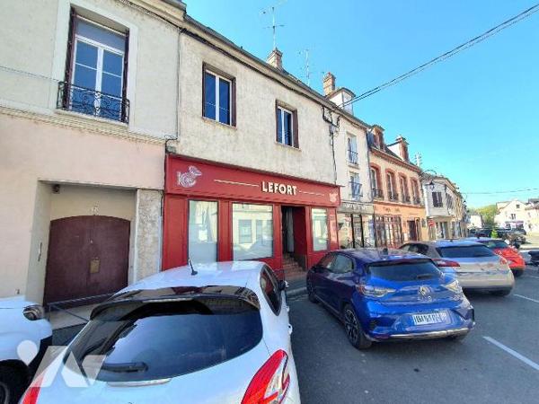 Immeuble à Vendre à Nemours (77140) en Seine-et-Marne (77)

Cet immeuble comprend un local co...
