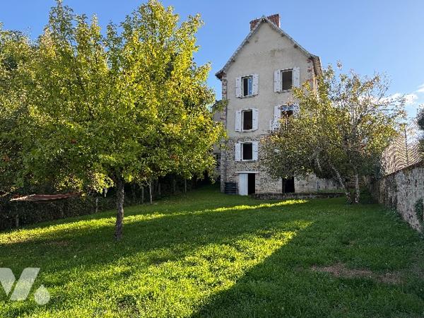 FELLETIN – MAISON D’HABITATION D’ENVIRON 155 m² AVEC JARDIN