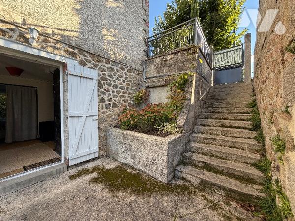 FELLETIN – MAISON D’HABITATION D’ENVIRON 155 m² AVEC JARDIN