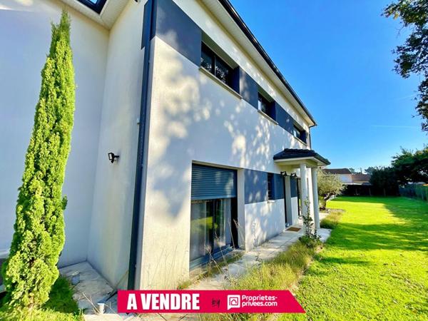Maison Eysines 6 pièce(s) 170 m2 piscine dépendance double garage