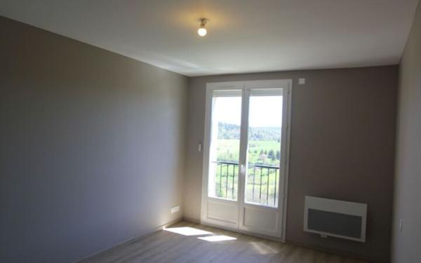 Appartement à louer    4 pièces •  Saint-Flour