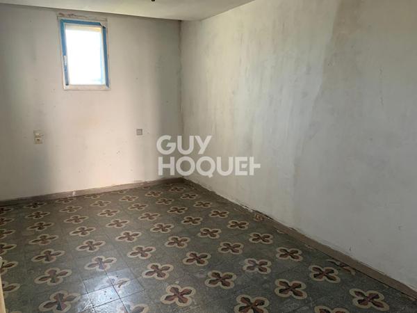 Maison de ville à restaurer : 51.33 m2 + Grenier 54 m2 + garage 53 m2