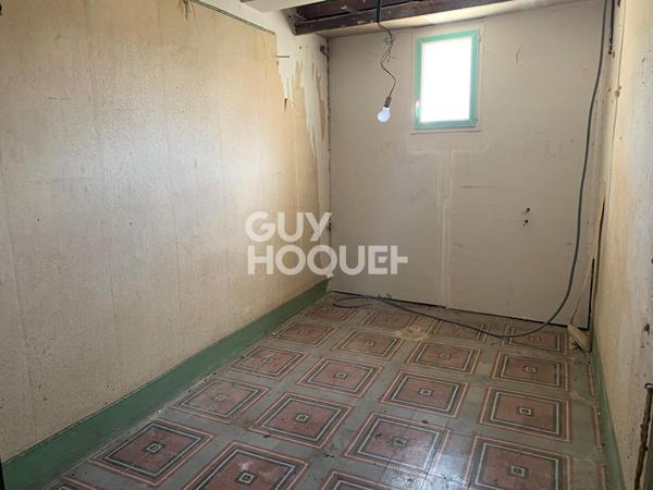 Maison de ville à restaurer : 51.33 m2 + Grenier 54 m2 + garage 53 m2