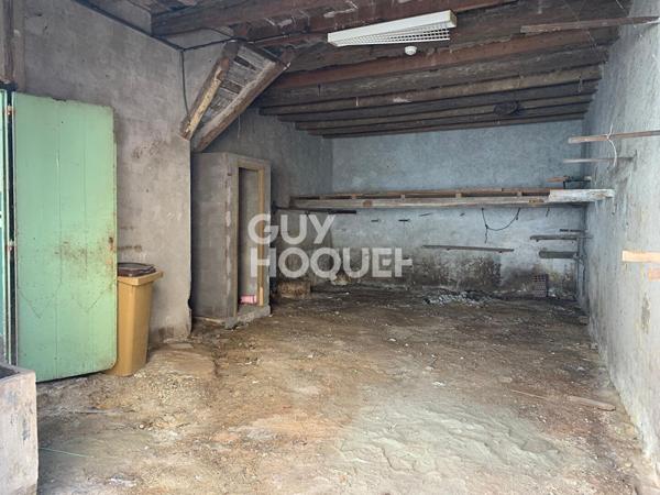 Maison de ville à restaurer : 51.33 m2 + Grenier 54 m2 + garage 53 m2