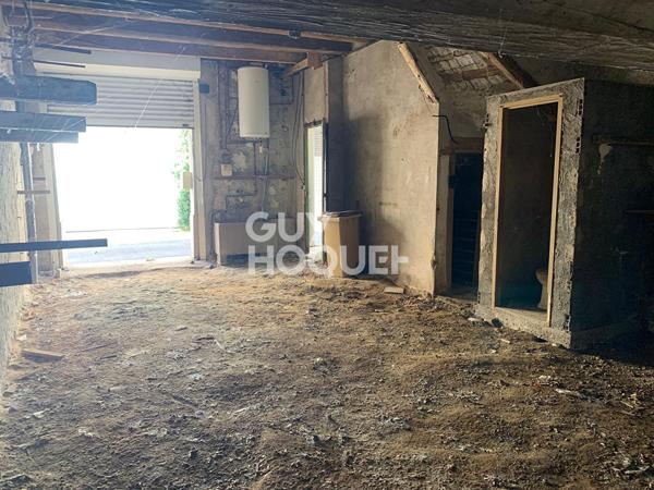 Maison de ville à restaurer : 51.33 m2 + Grenier 54 m2 + garage 53 m2