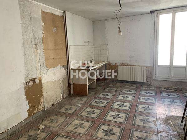 Maison de ville à restaurer : 51.33 m2 + Grenier 54 m2 + garage 53 m2