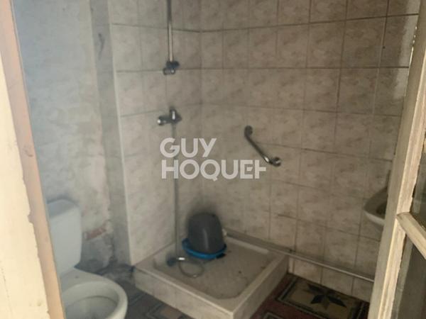 Maison de ville à restaurer : 51.33 m2 + Grenier 54 m2 + garage 53 m2