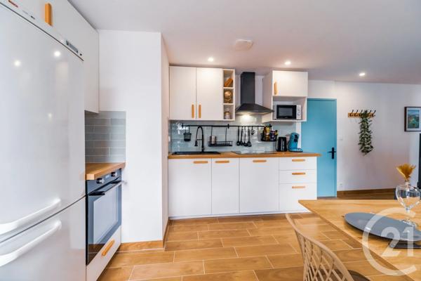 Appartement F4 à vendre  4 pièces - 65,20 m 2   GUINGAMP  - 22