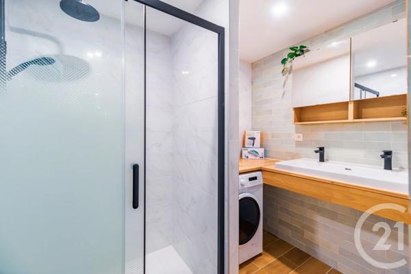 Appartement F4 à vendre  4 pièces - 65,20 m 2   GUINGAMP  - 22