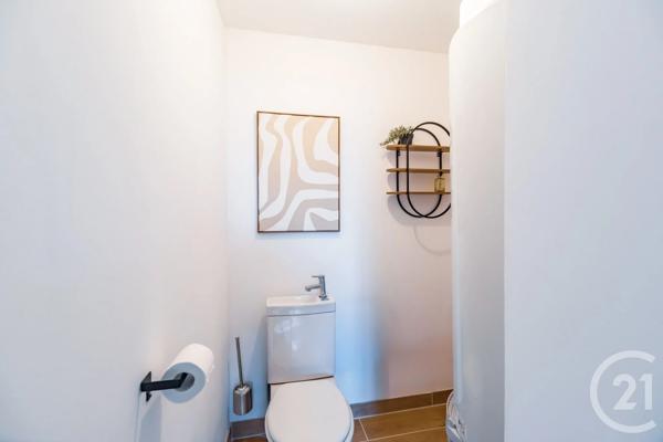 Appartement F4 à vendre  4 pièces - 65,20 m 2   GUINGAMP  - 22