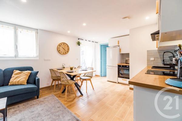 Appartement F4 à vendre  4 pièces - 65,20 m 2   GUINGAMP  - 22