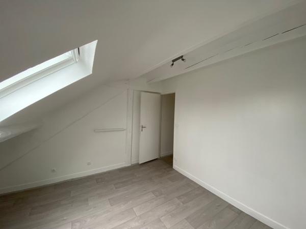 Faremoutiers (77515) Appartement sous combles de 94 m² utiles – Centre-ville de Faremoutiers