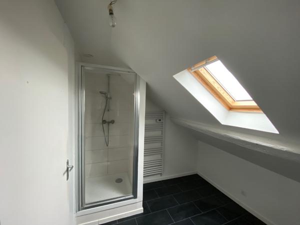 Faremoutiers (77515) Appartement sous combles de 94 m² utiles – Centre-ville de Faremoutiers