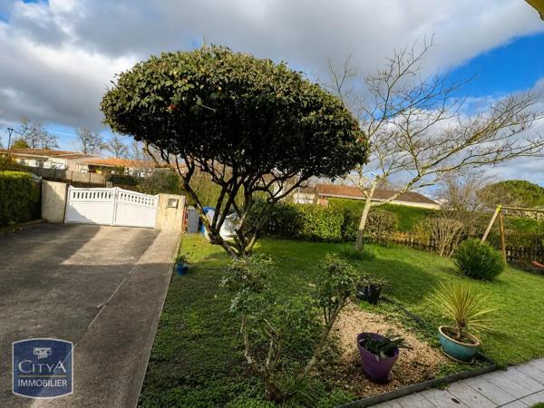 Maison à vendre 4 pièces 97.5m² Saintes (17100)