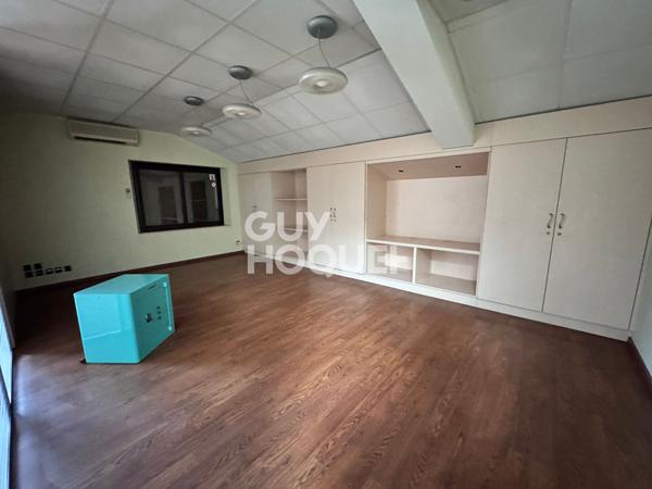 Bureaux Montdragon 165.89 m2