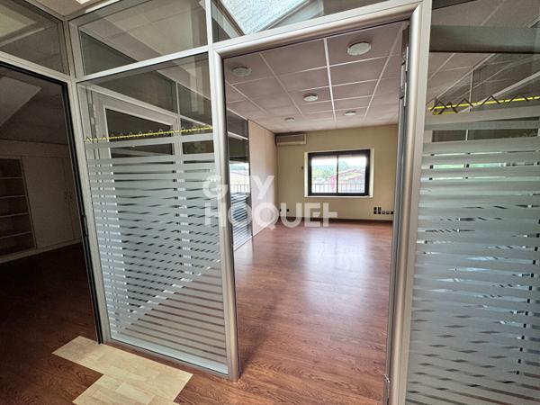 Bureaux Montdragon 165.89 m2