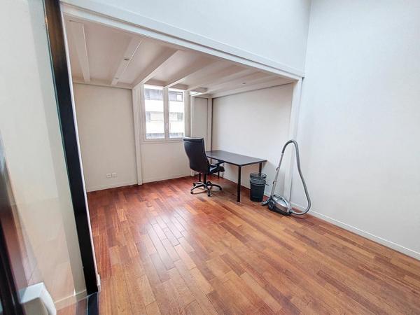 Appartement à vendre    4 pièces • 129 m2 Paris 11
