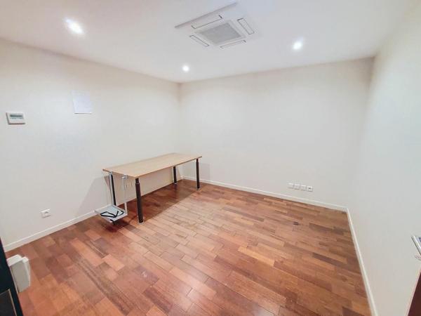 Appartement à vendre    4 pièces • 129 m2 Paris 11