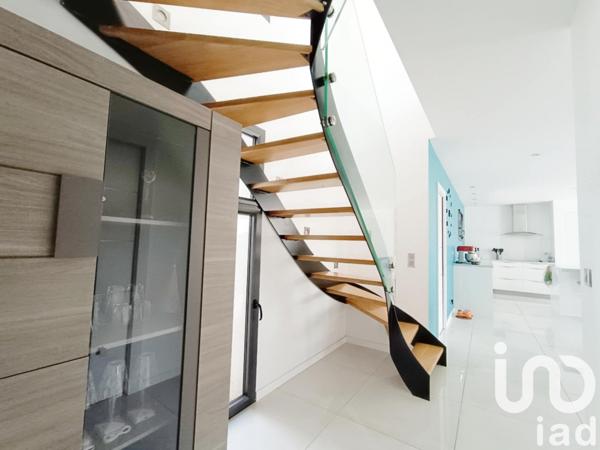 Maison d’architecte 5 pièces de 165 m² à Magalas (34480)