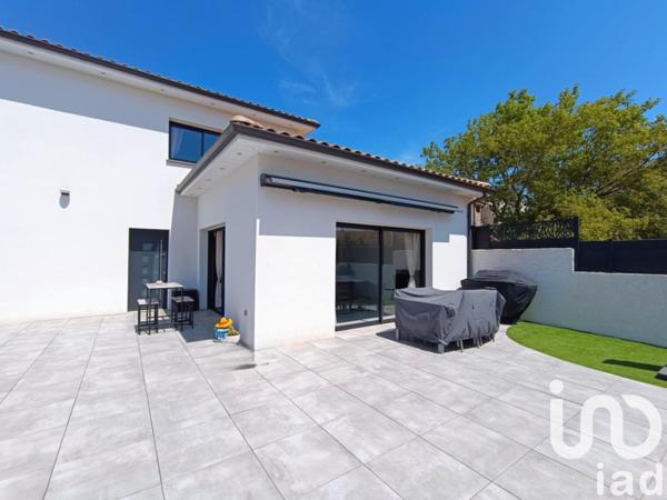 Maison d’architecte 5 pièces de 165 m² à Magalas (34480)