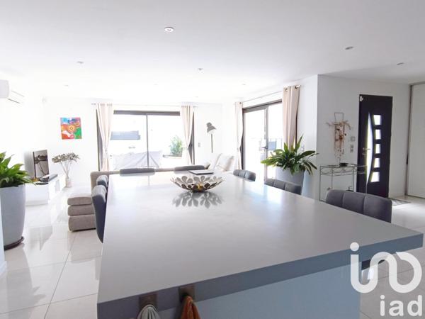 Maison d’architecte 5 pièces de 165 m² à Magalas (34480)