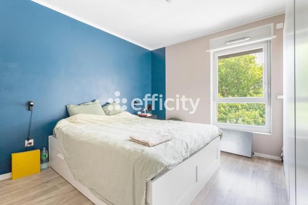 Appartement
         2 pièces
        - 48 m² Exclusivité 145 000 € *