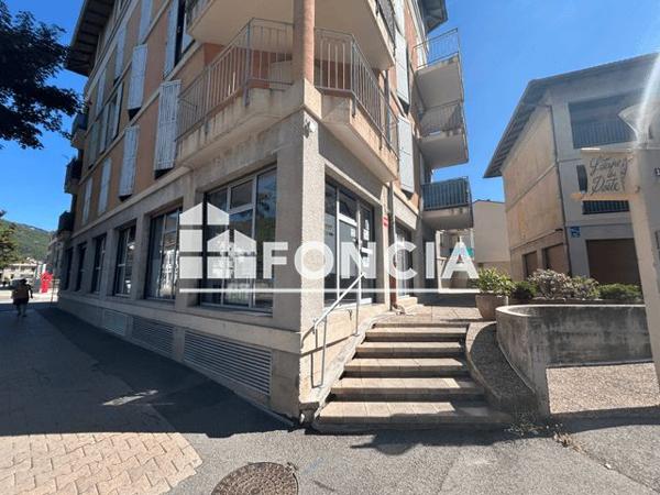 Location Local commercial 2 pièces 68 m² - 32 BOULEVARD VICTOR HUGO Digne-les-bains 04000
