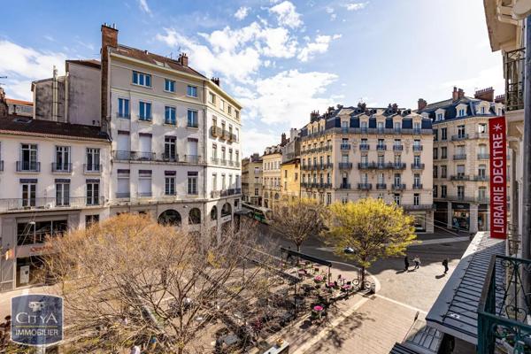 Appartement à vendre 5 pièces 131m² Grenoble (38000)