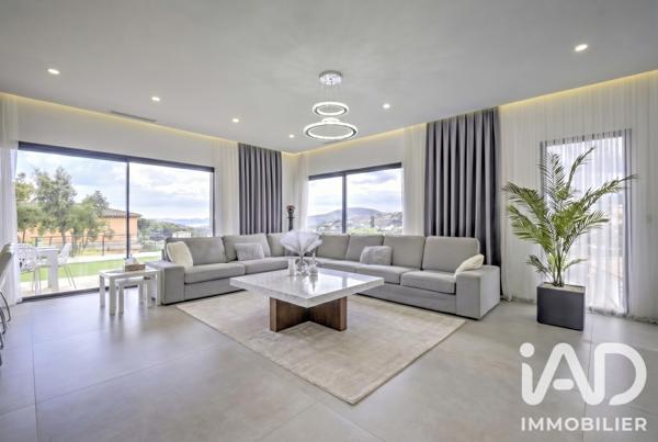 Maison à vendre 6 pièces 257 m² Sainte-Maxime