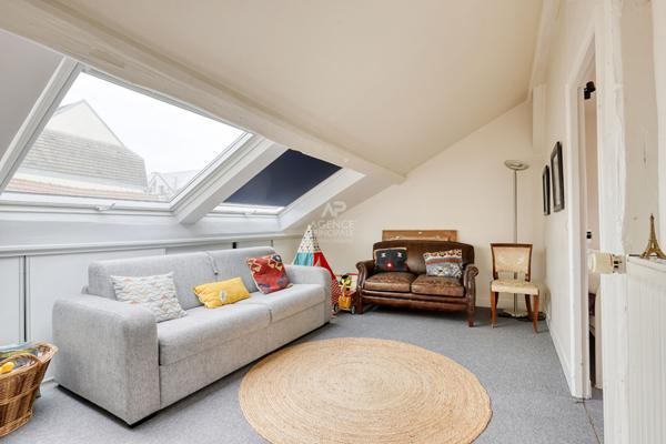 Maison Nanterre 8 pièce(s) 140 m2 €795 000 ** - Référence 15197