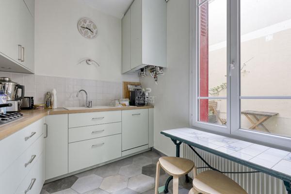 Maison Nanterre 8 pièce(s) 140 m2 €795 000 ** - Référence 15197